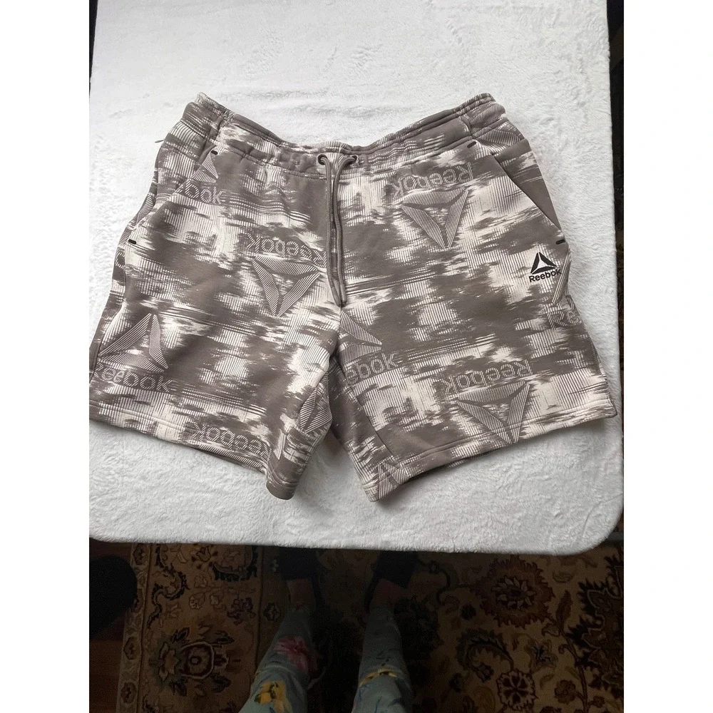 Reebok Training Shorts Mens XL Brown All Over Logo Print REM251SH07 Athletic